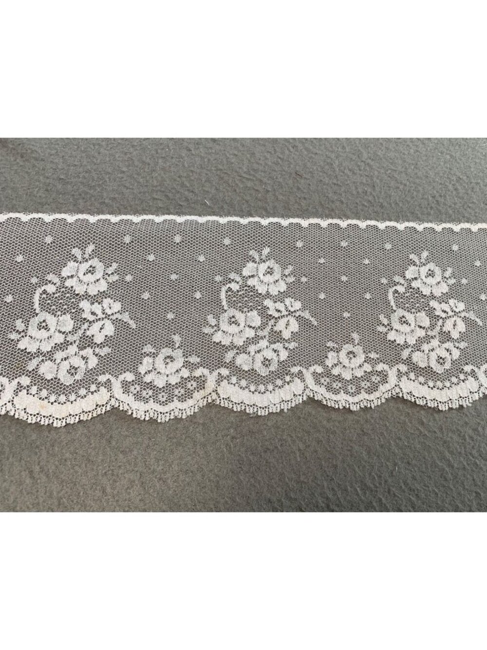 Vintage White Floral Lace Trim Scalloped Edge 3.5" x 6 yards Delicate Sewing